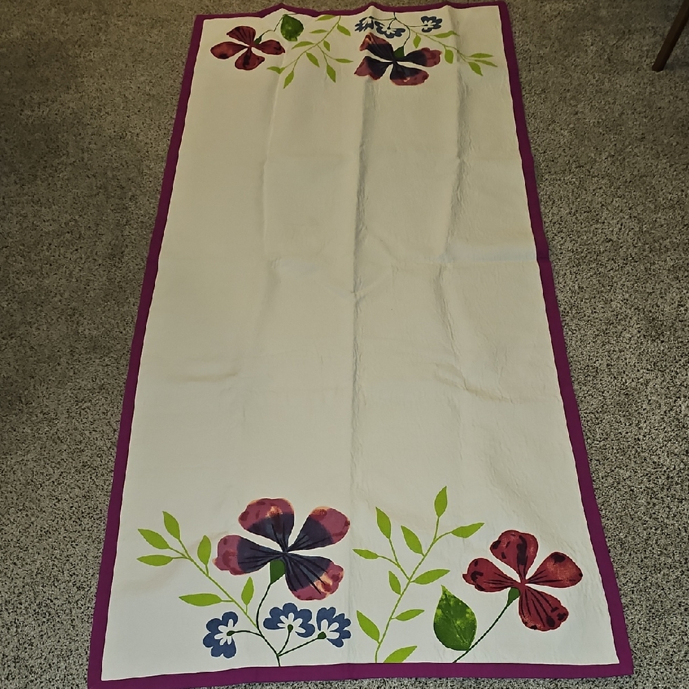 Yankee Candld Purple Floral Patterned Table Cloth Runner Spring Garden Vibe